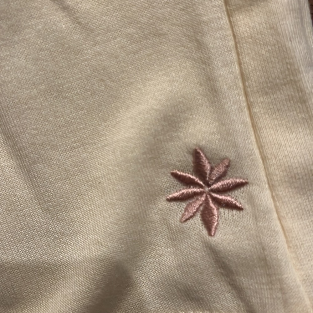 Kensie Blanket Stitch Shorts - Picture 3 of 7